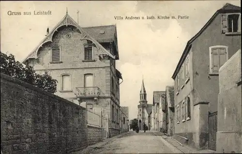 Ak Leistadt an der Weinstraße, Villa Andreas, kath. Kirche, Straßenpartie