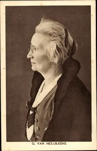 Ak Schriftstellerin G. van Nes Uilkens, Portrait