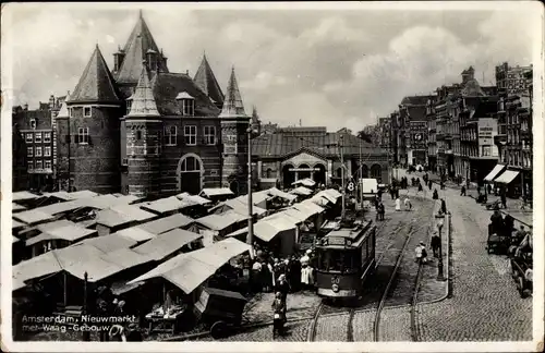 Ak Amsterdam Nordholland, Nieuwmarkt met Waag Gebouw, Straßenbahn