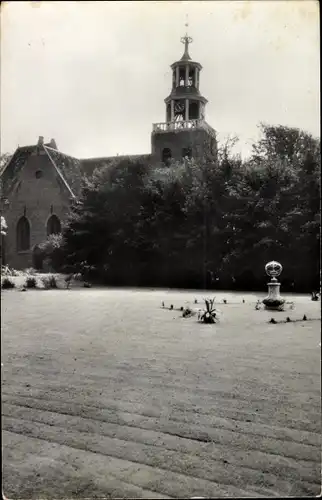 Ak Pieterburen Groningen Niederlande, Ned. Herv. Kerk, Außenansicht