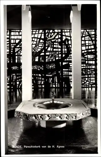 Ak Bunde Meerssen Limburg, Parochiekerk van de H. Agnes, Innenansicht