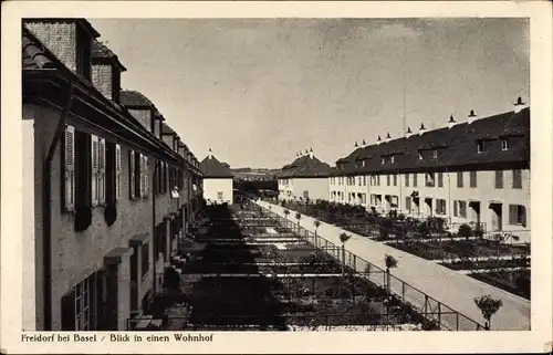 Ak Freidorf Muttenz Kt. Basel Land Schweiz, Blick in einen Wohnhof