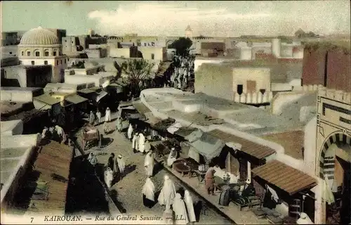 Ak Kairouan Tunesien, Rue du General Saussier, Marktstände