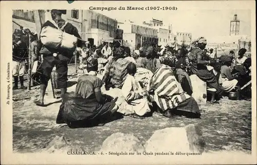 Ak Casablanca Marokko, Senegalais sur les Quais pendant le debarquement