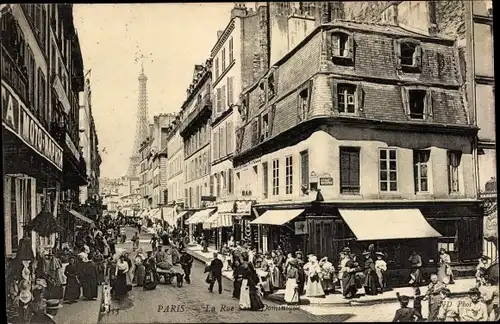 Ak Paris VII, La Rue Saint Dominique, Tour Eiffel