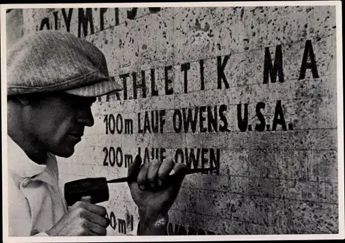 Sammelbild Olympia 1936, Namen der Olympiasieger werden im Marathontor eingemeißelt