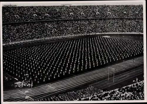 Sammelbild Olympia 1936, Gymnastikvorführungen der schwedischen Turner im Olympiastadion
