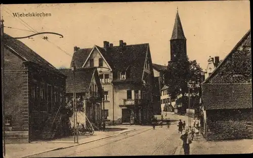 Ak Wiebelskirchen Neunkirchen Saarland, Straßenpartie, Kirchturm