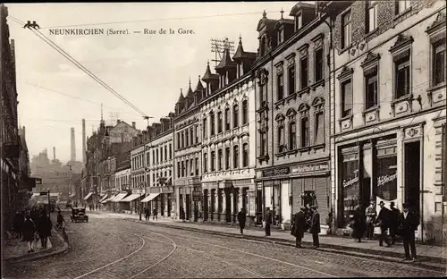 Ak Neunkirchen im Saarland, Bahnhofstraße, Hans Hitzelbereer, Eisenhandlung Weisgert