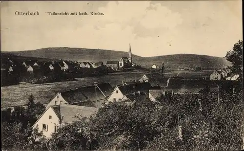 Ak Otterbach in der Pfalz, Teilansicht mit katholischer Kirche
