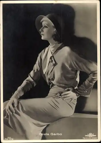 Ak Schauspielerin Greta Garbo, Portrait, Ross 553
