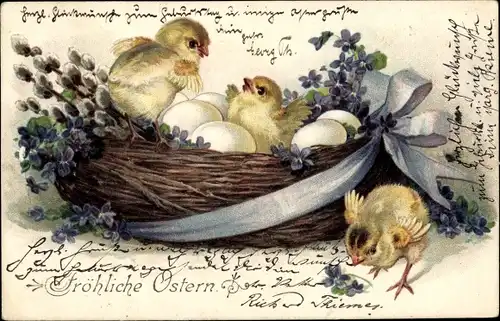 Präge Ak Glückwunsch Ostern, Küken im Korb, Veilchen, Weidenkätzchen, Eier
