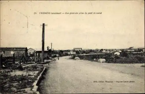 Ak Fargniers Aisne, Vue generale prise du pont du canal