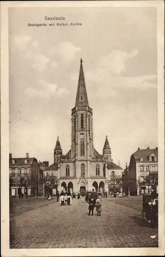 Ak Saarlouis im Saarland, Marktpartie, Katholische Kirche