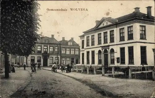 Ak Wolvega Friesland Niederlande, Gemeindehaus, Straßenpartie