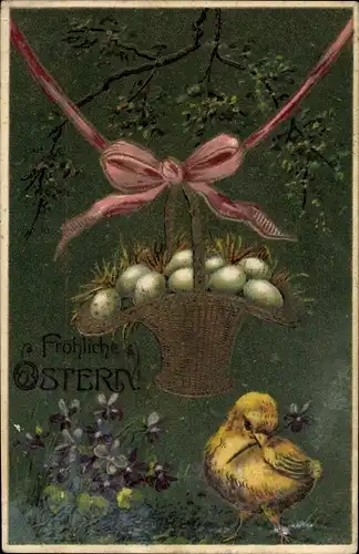 Präge Ak Glückwunsch Ostern, Ostereier im Korb, Schleife, Küken, Veilchen
