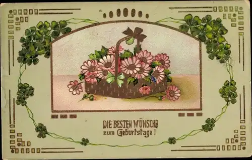 Ak Glückwunsch Geburtstag, Blüten in einem Flechtkorb, Kleeblätter