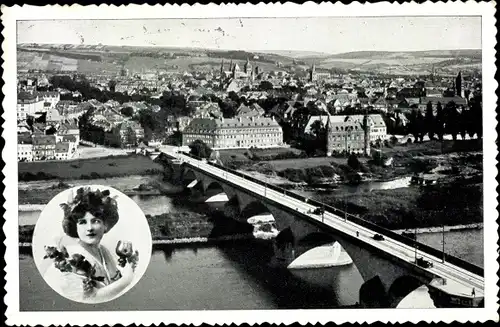 Ak Trier an der Mosel, Panorama mit Brücke und Fluss, Frau mit Weinglas