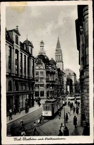 Ak Kiel in Schleswig Holstein, Fleethörn und Rathausturm, Straßenpartie mit Tram