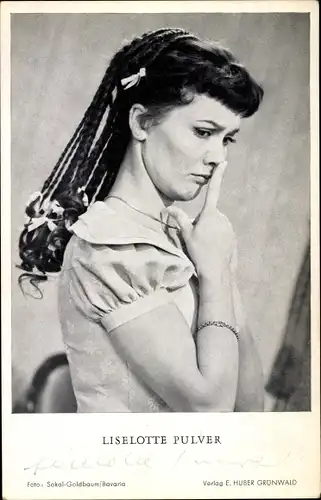 Ak Schauspielerin Liselotte Pulver, Portrait