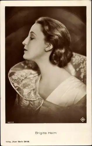 Ak Schauspielerin Brigitte Helm, bekannt aus Metropolis, Portrait im Profil