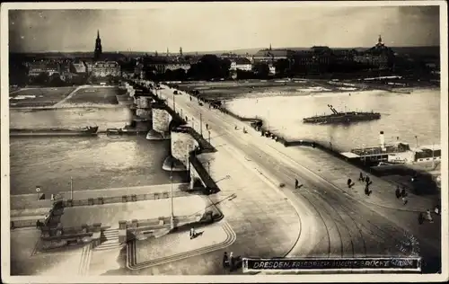 Ak Dresden Altstadt, Friedrich-August-Brücke, Panorama, Kirchturm