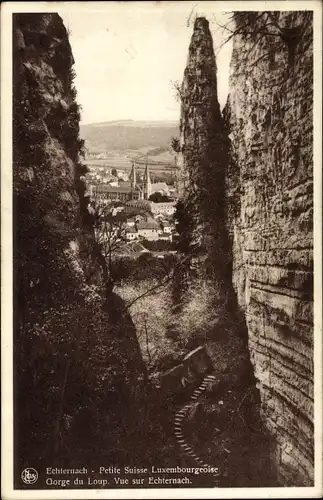 Ak Echternach Luxemburg, Blick von Gorge du Loup zum Ort, Schlucht, Felswand, Promenade