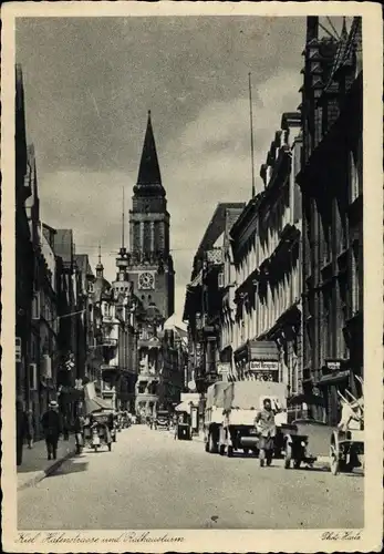 Ak Kiel in Schleswig Holstein, Hafenstraße und Rathausturm, Passanten