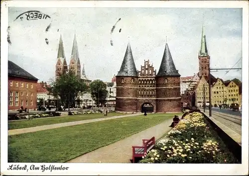 Ak Lübeck in Schleswig Holstein, Partie am Holstentor, Danziger Freiheit, Blumenbeete, Kirchtürme