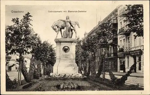 Ak Grudziądz Graudenz Westpreußen, Getreidemarkt mit Bismarckdenkmal