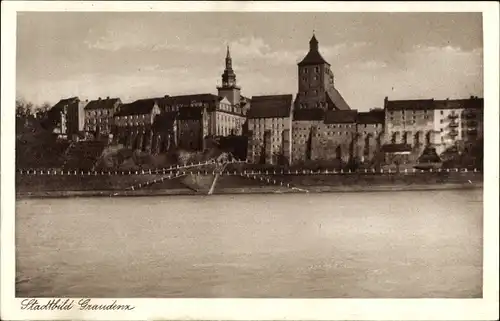 Ak Grudziądz Graudenz Westpreußen, Blick auf den Ort vom Wasser aus