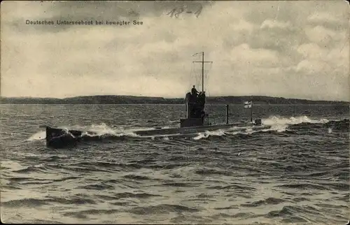 Ak Deutsches Kriegsschiff, Unterseeboot bei bewegter See, Kaiserliche Marine