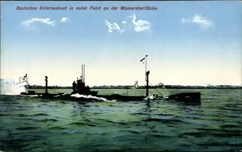 Ak Deutsches Kriegsschiff, Unterseeboot in voller Fahrt an der Wasseroberfläche