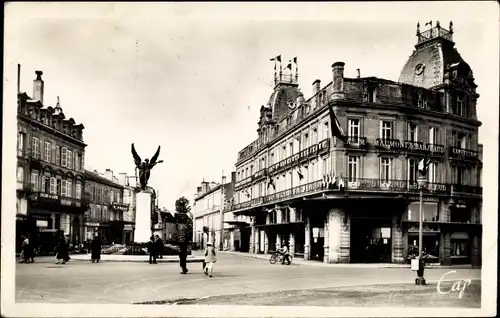 Ak Bergerac Dordogne, Place Notre Dame et rue Mounet Sully