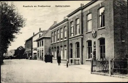 Ak Geldermalsen Gelderland, Raadhuis en Postkantoor