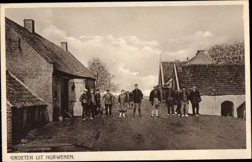 Ak Hurwenen Maasdriel Gelderland, Straßenpartie, Anwohner