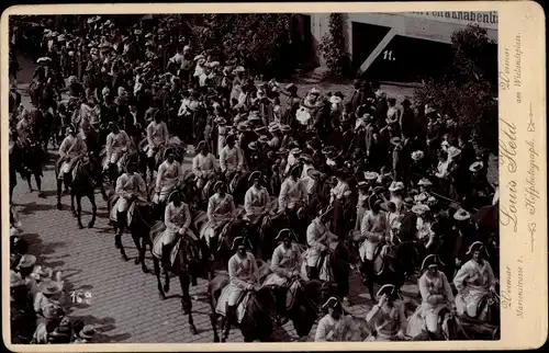 Foto Jena in Thüringen, Historischer Festzug, Reiter