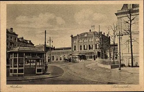 Ak Arnhem Gelderland Niederlande, Stationsplein