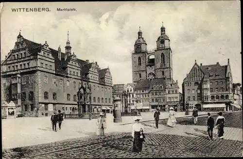 Ak Lutherstadt Wittenberg in Sachsen Anhalt, Partie am Marktplatz, Geschäfte, Pelzwaren