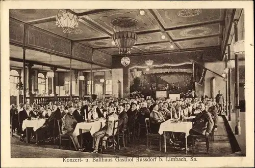 Ak Rußdorf Limbach Oberfrohna Sachsen, Konzert und Ballhaus Gasthof Russdorf, Saal, Gesellschaft