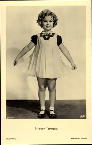 Ak Schauspielerin Shirley Temple, Standportrait, Kleid