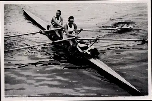 Sammelbild Olympia 1936, Britische Ruderer Beresford und Southwood im Doppelzweier