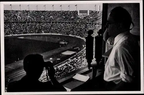 Sammelbild Olympia 1936, Rundfunksprecher im Stadion