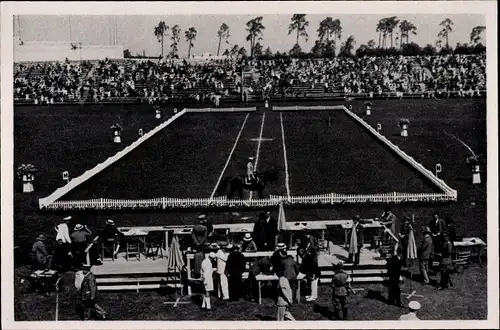 Sammelbild Olympia 1936, Dressurprüfung auf dem Maifeld