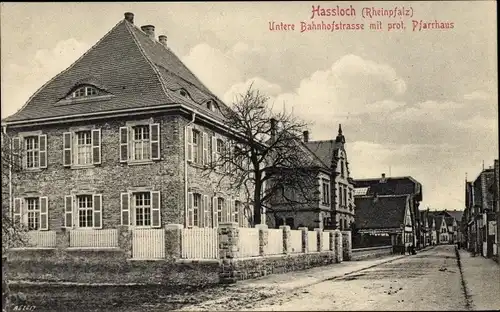 Ak Haßloch Hassloch in der Pfalz, Untere Bahnhofstraße mit prot. Pfarrhaus