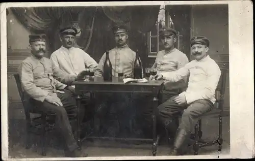 Foto Ak Flandern, Deutsche Soldaten in Uniformen, I WK