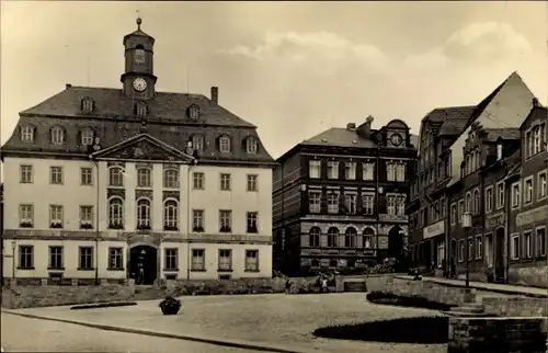 Ak Burgstädt in Sachsen, Rosa-Luxemburg-Platz mit Rathaus