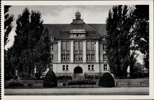 Ak Wittenberge an der Elbe Prignitz, Schule am Rathaus, Außenansicht
