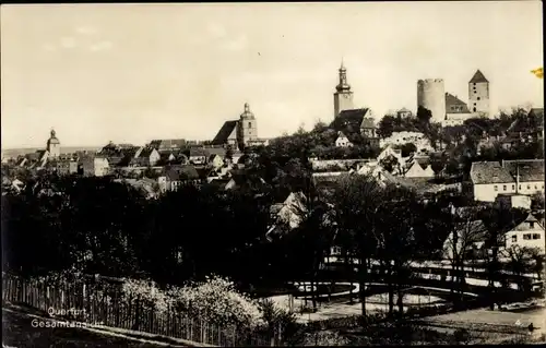 Ak Querfurt im Saalekreis, Gesamtansicht, Kirchturm