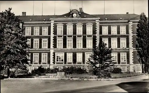 Ak Hartmannsdorf Kr. Chemnitz, Partie an der Schule